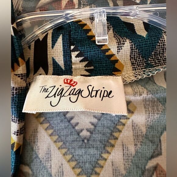 Zig Zag Stripe Aztec style cardigan - Picture 5 of 9